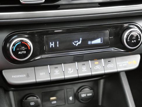 Certified 2022 Hyundai Kona SEL w/ Convenience Package image 24