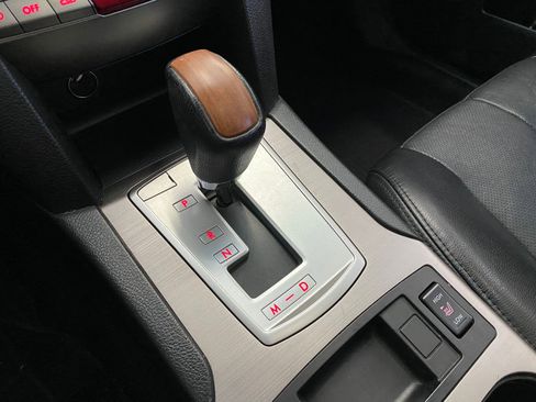 Used 2013 Subaru Outback 3.6R Limited w/ Moonroof Pkg image 18