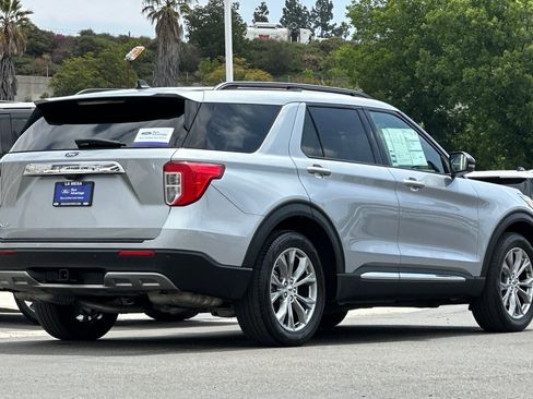 Certified 2022 Ford Explorer XLT w/ Equipment Group 202A RWD image 3