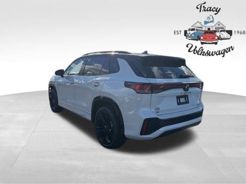 New 2025 Volkswagen Tiguan SE R-Line image 5