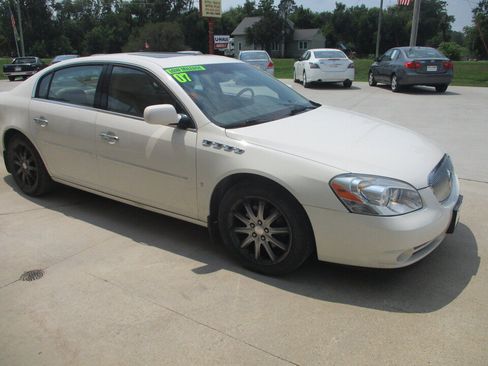 Used 2007 Buick Lucerne CXS w/ Driver Confidence Package FWD image 18