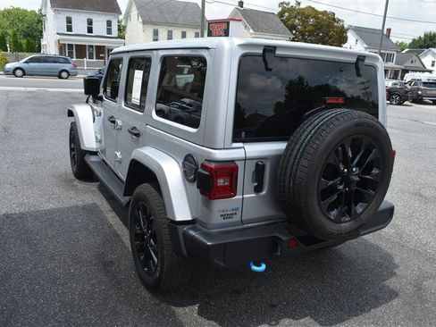 Used 2024 Jeep Wrangler Unlimited Sahara AWD/4WD image 6