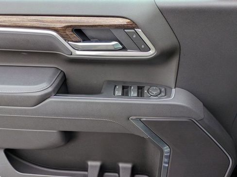 Used 2025 GMC Sierra 1500 Elevation image 5