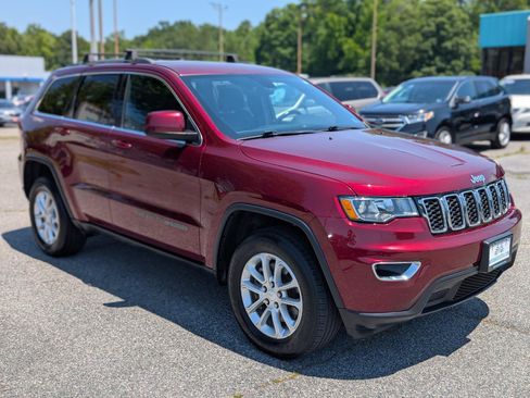 Used 2021 Jeep Grand Cherokee Laredo AWD/4WD image 10