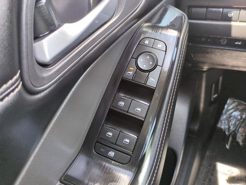 Certified 2025 Nissan Rogue SV w/ SV Premium Package FWD image 19