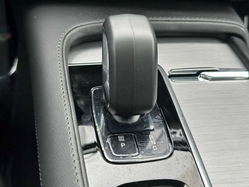 Used 2025 Volvo XC90 B5 Core image 31