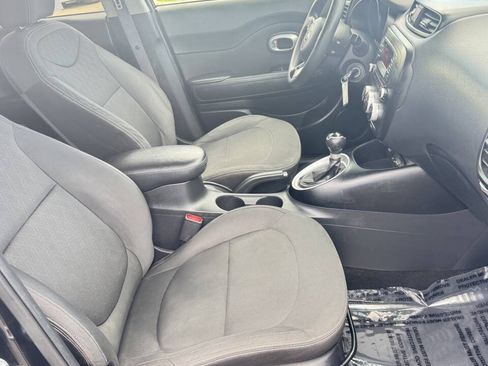 Used 2014 Kia Soul FWD image 23
