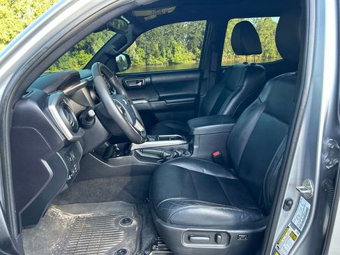 Used 2020 Toyota Tacoma Limited AWD/4WD image 15