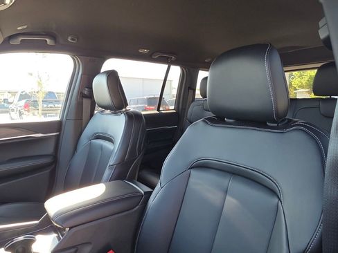 New 2026 Jeep Grand Cherokee Limited RWD image 11