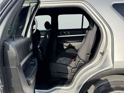 Used 2017 Ford Explorer XLT FWD image 26