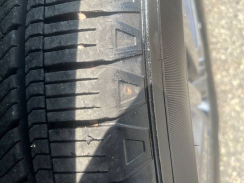 Used 2025 Nissan Pathfinder SV AWD/4WD image 19