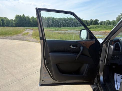 Used 2024 Nissan Armada SL AWD/4WD image 13