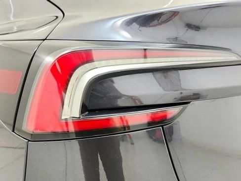 Used 2025 Tesla Model 3 Long Range RWD image 27