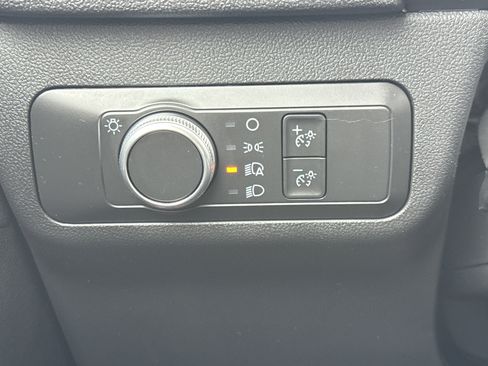 Used 2021 Ford Escape SE image 22