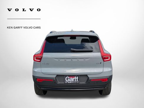 New 2026 Volvo XC40 B5 Plus w/ Protection Package Premier AWD/4WD image 4
