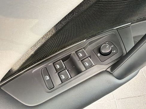 New 2026 Volkswagen Tiguan SE R-Line FWD image 13