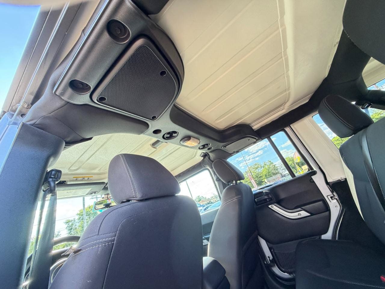 Used 2015 Jeep Wrangler Unlimited Sahara w/ Dual Top Group AWD/4WD image 29