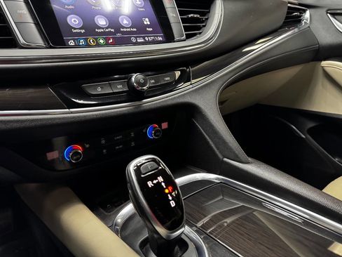 Used 2021 Buick Enclave Essence image 23