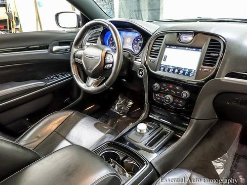 Used 2018 Chrysler 300 S w/ Safetytec Plus Group image 20