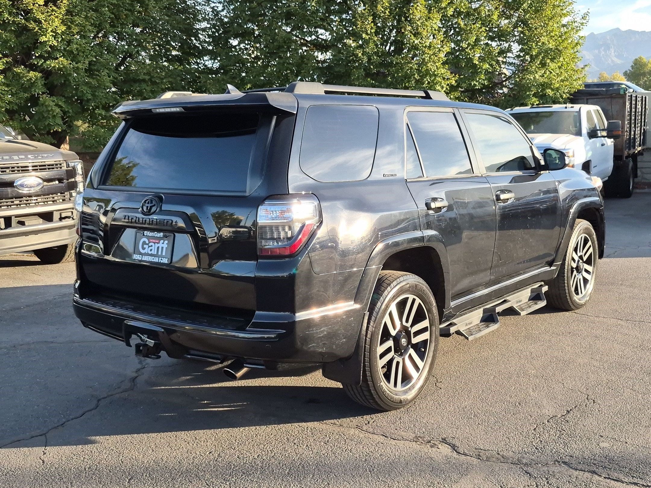 Used 2014 Toyota 4Runner Limited AWD/4WD image 3