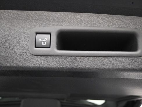 New 2026 Toyota Sienna Platinum image 21