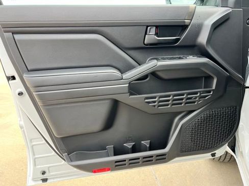 New 2026 Toyota Tacoma SR AWD/4WD image 16