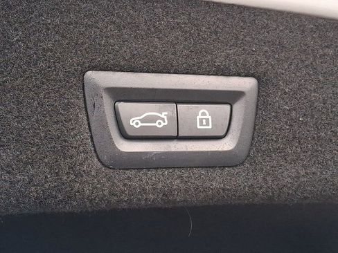 Used 2022 BMW 750i xDrive 750i xDrive w/ Luxury Rear Seating Package image 28