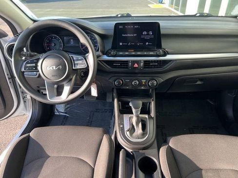 Used 2023 Kia Forte LXS image 9