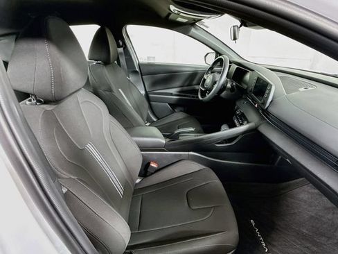 Certified 2025 Hyundai Elantra Sport FWD image 27