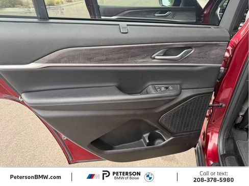 Used 2023 Jeep Grand Cherokee L Limited w/ Luxury Tech Group II AWD/4WD image 17