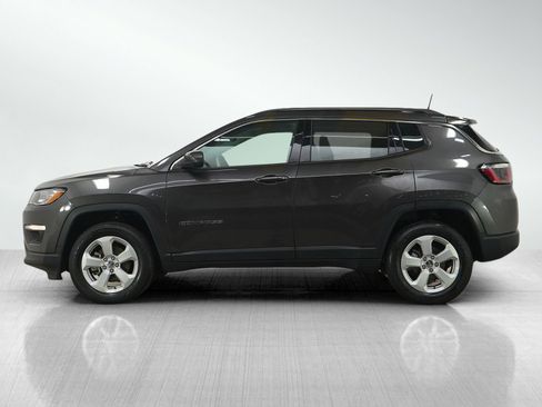 Used 2018 Jeep Compass Latitude w/ Popular Equipment Group AWD/4WD image 2