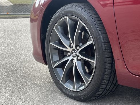 Used 2015 Toyota Camry XSE image 11