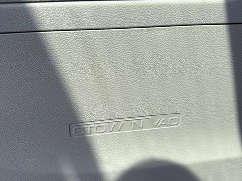 Used 2019 Chrysler Pacifica Limited FWD image 34