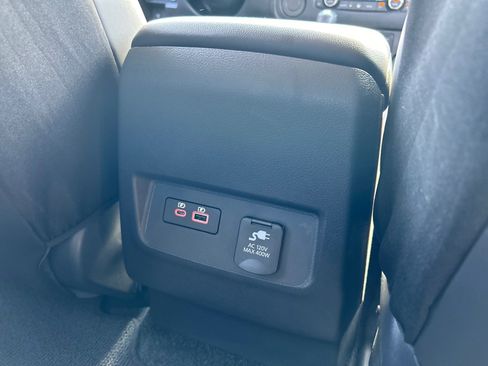 Used 2025 Nissan Frontier SV w/ SV Convenience Package RWD image 21