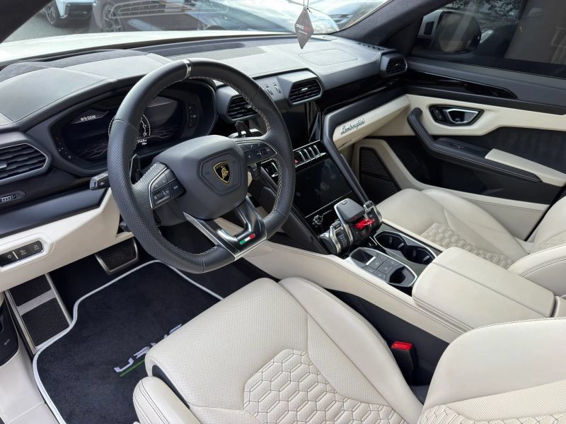 Used 2022 Lamborghini Urus AWD/4WD image 5