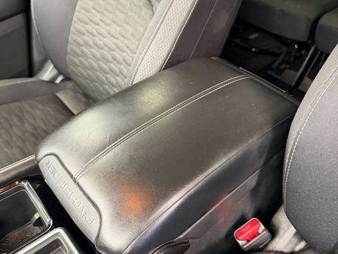 Used 2022 Nissan Pathfinder SV w/ SV Black Package image 20