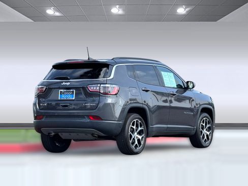 Used 2024 Jeep Compass Limited w/ Sun and Sound Group AWD/4WD image 9