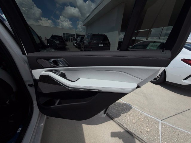 Used 2026 BMW X7 xDrive40i AWD/4WD image 22
