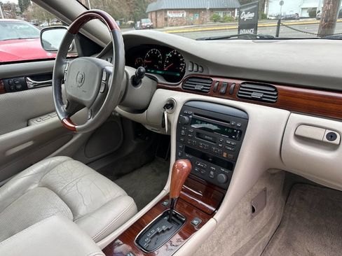 Used 2001 Cadillac Seville STS w/ Luxury Pkg image 18