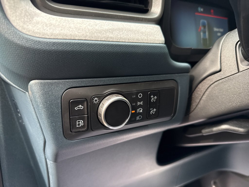 New 2025 Ford Maverick XLT w/ XLT Luxury Package FWD image 18