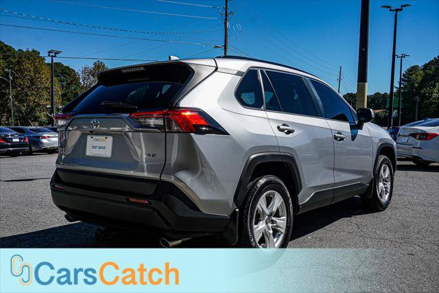 Used 2020 Toyota RAV4 XLE w/ Convenience Package FWD image 11
