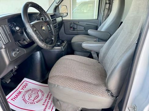 Used 2015 Chevrolet Express 2500 image 11
