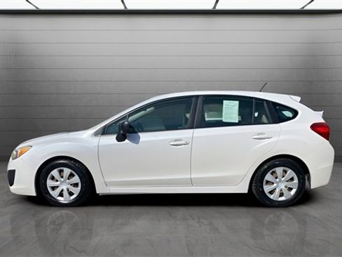 Used 2012 Subaru Impreza 2.0i image 2