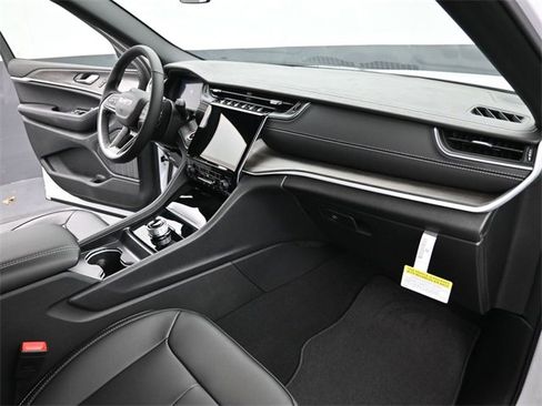 New 2025 Jeep Grand Cherokee L Limited w/ Black Appearance Package image 28