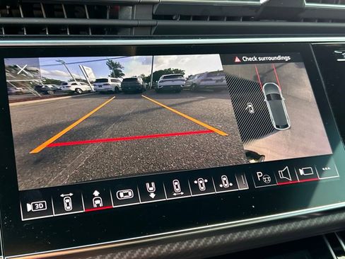 Used 2025 Audi RS Q8 performance image 39