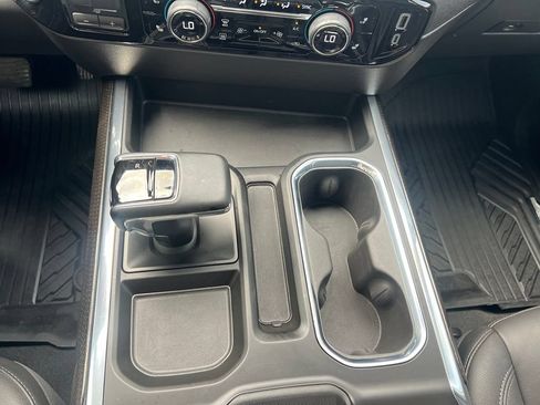 Used 2024 Chevrolet Silverado 1500 LT Trail Boss w/ LT Trail Boss Premium Package AWD/4WD image 31
