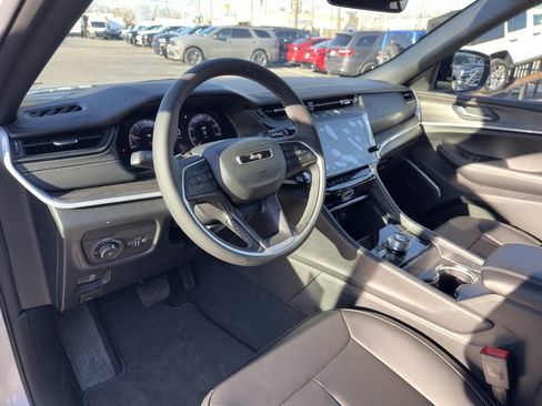 New 2026 Jeep Grand Cherokee Limited image 12