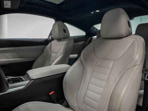 Used 2023 BMW 440i xDrive Coupe w/ Premium Package image 3