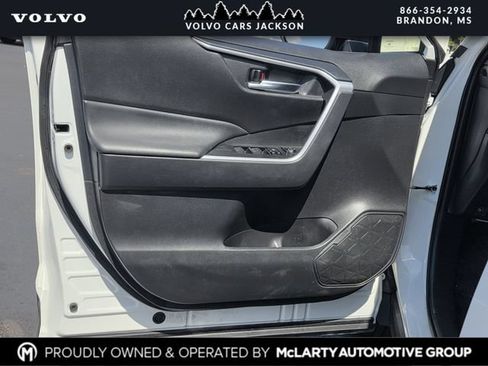 Used 2024 Toyota RAV4 XLE AWD/4WD image 16