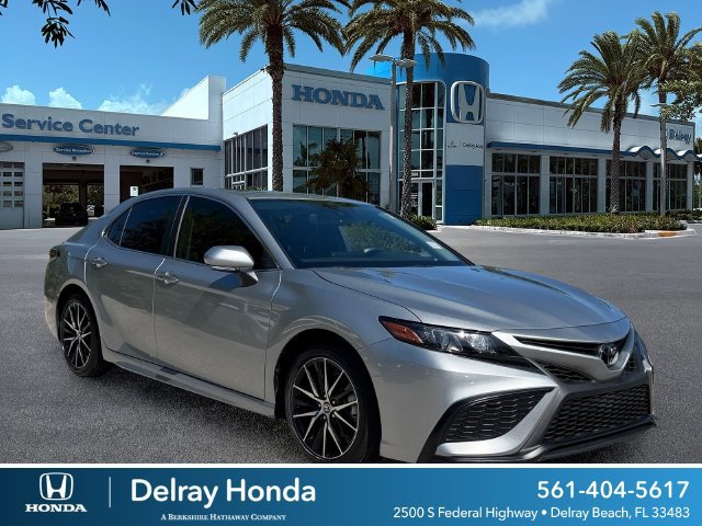 Used 2024 Toyota Camry SE w/ Cold Weather Package FWD image 1
